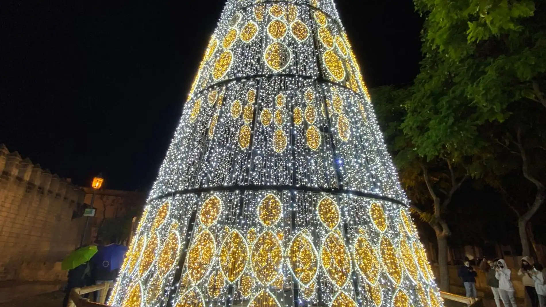 El árbol de navidad de este año en El Puerto
