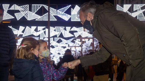 El alcalde, Jorge Azc&oacute;n, en el encendido luces de navidad Zaragoza 2020