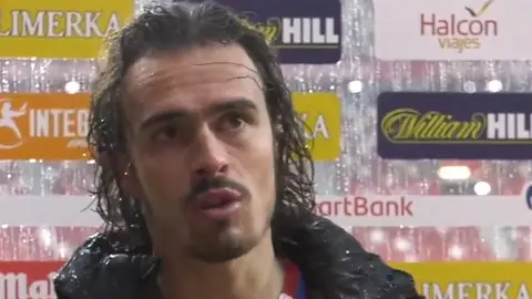 Pelayo atiende a la prensa tras el partido con el Albacete El Molinón