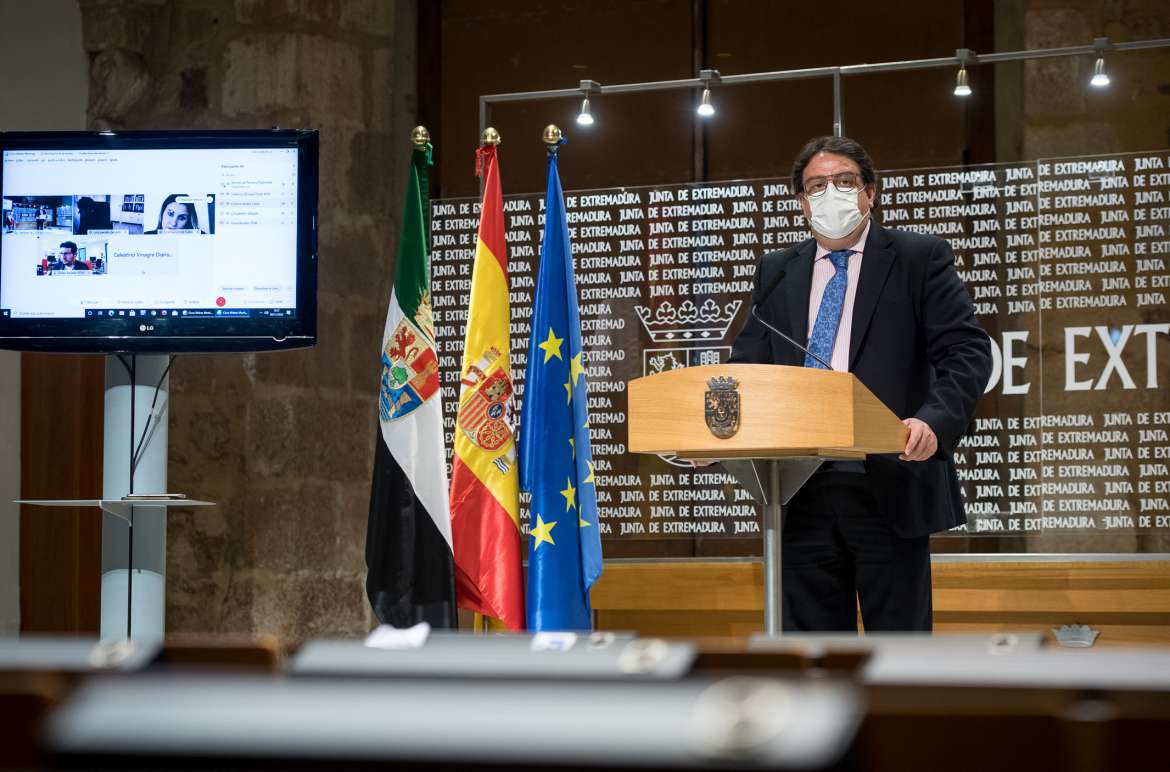 Extremadura permite reuniones con más de 10 personas si son convivientes. Extremadura permite reuniones con más de 10 personas si son convivientes.