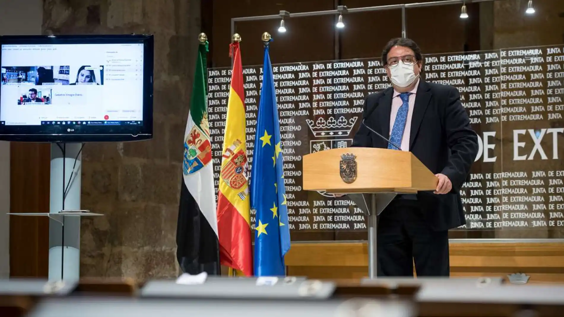 Extremadura permite reuniones con más de 10 personas si son convivientes.