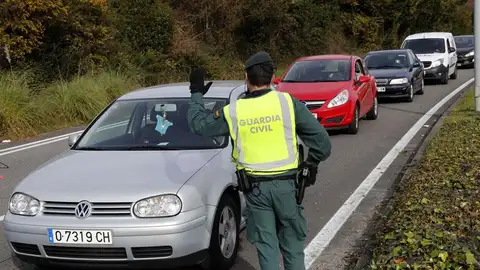 A3 Noticias Fin de Semana (05-12-20) Comienzan los controles policiales para evitar desplazamientos en el puente de la Constitución A3 Noticias Fin de Semana (05-12-20) Comienzan los controles policiales para evitar desplazamientos en el puente de la Constitución