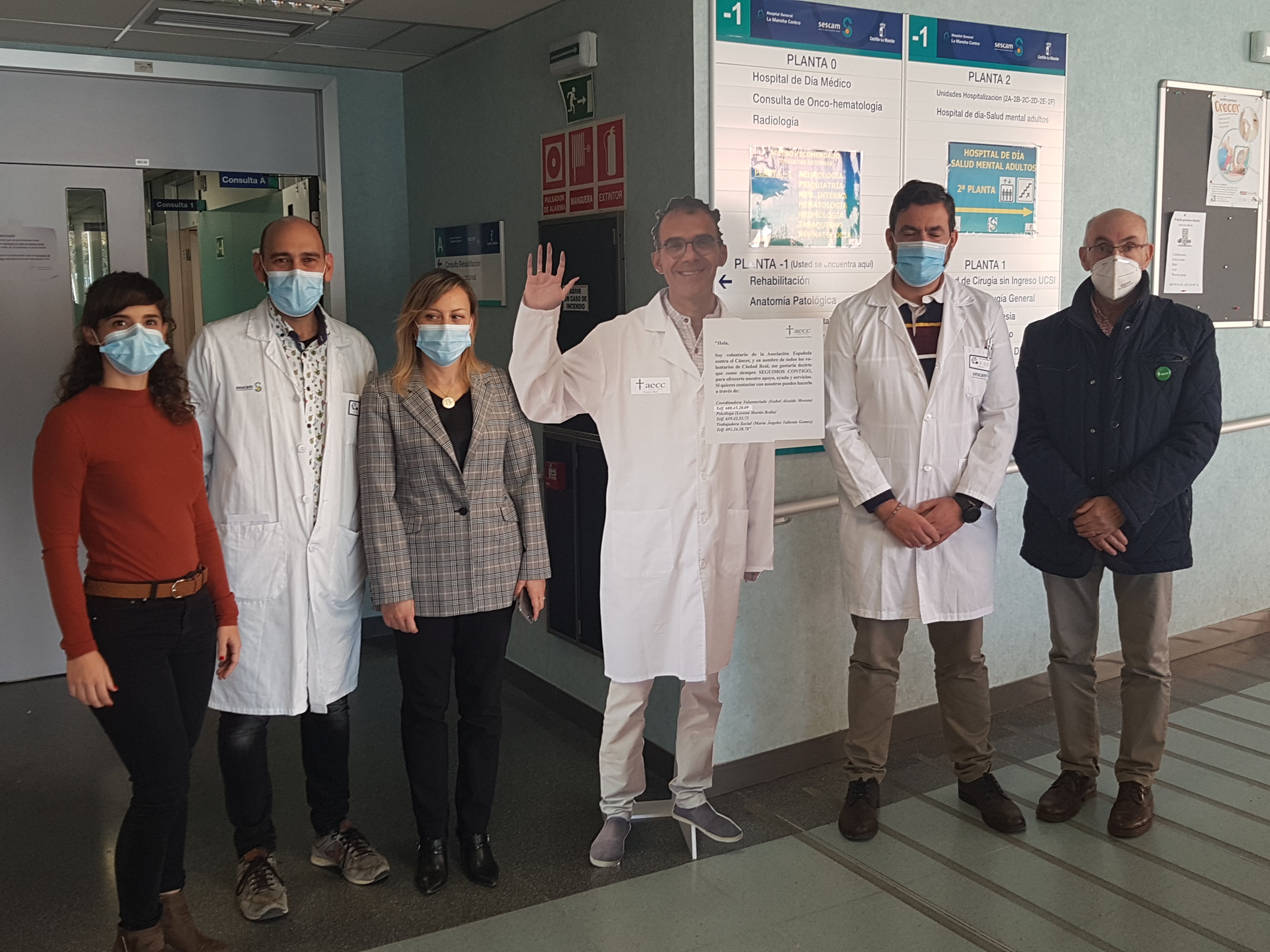 La Asociación Contra el Cáncer acerca el voluntariado al Hospital Mancha Centro en forma de tótem La Asociación Contra el Cáncer acerca el voluntariado al Hospital Mancha Centro en forma de tótem