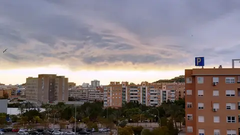 Nubes este lunes sobre Alicante Nubes este lunes sobre Alicante