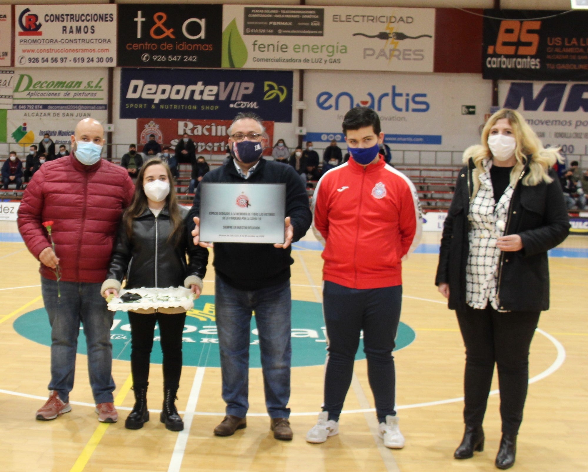 Homenaje del Racing de Alcázar a los fallecidos por coronavirus Homenaje del Racing de Alcázar a los fallecidos por coronavirus