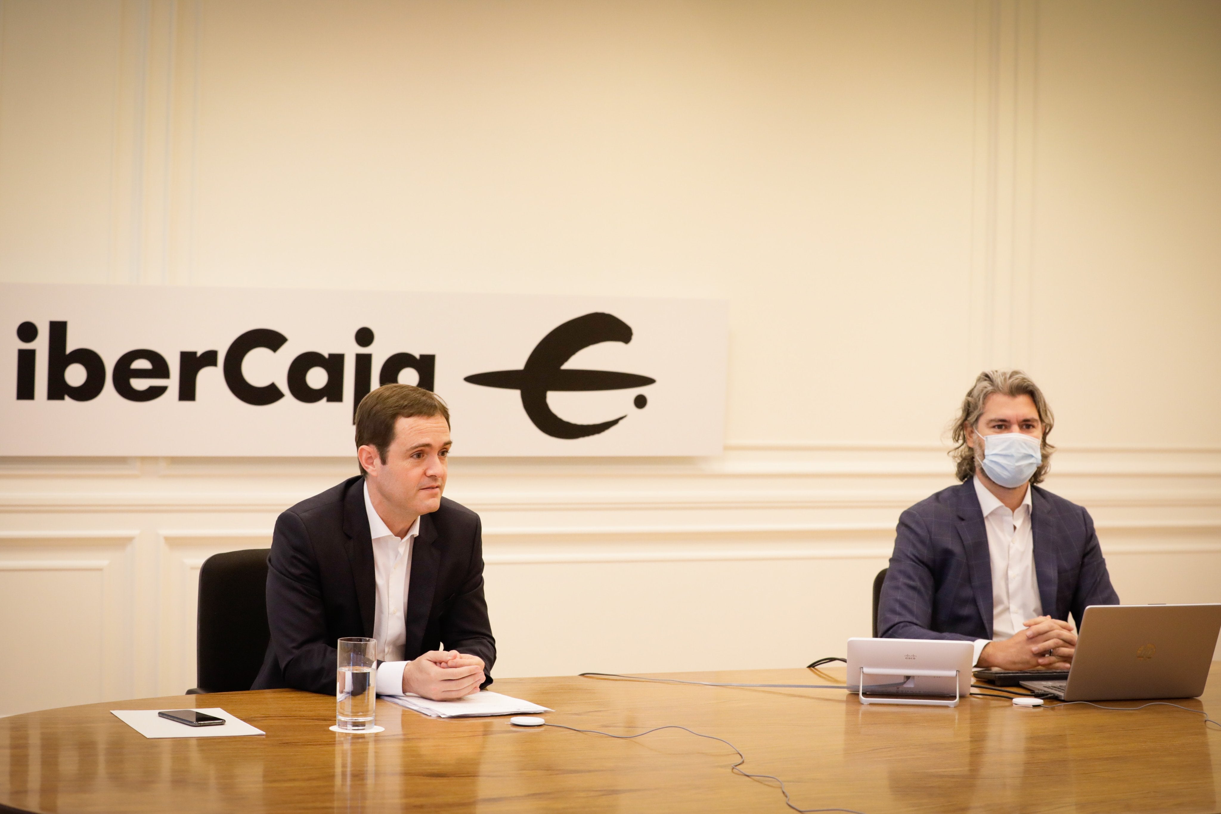 La economía caerá en 2020 un 10% y recuperará un 6% en 2021 La economía caerá en 2020 un 10% y recuperará un 6% en 2021