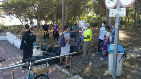 Un instante de la &uacute;ltima recogida de basura en el pinar