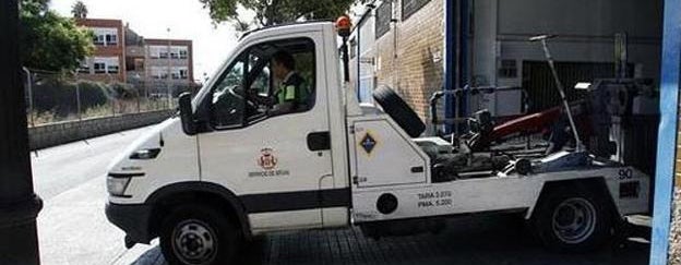 El Ayuntamiento de València declarará desierto el concurso de gestión de la grúa por falta de ofertas El Ayuntamiento de València declarará desierto el concurso de gestión de la grúa por falta de ofertas