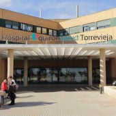 Los especialistas recomiendan evitar los encuentros si alguno de los invitados presenta síntomas, no juntar más de dos grupos convivientes y priorizar reuniones al aire libre, entre otras medidas 