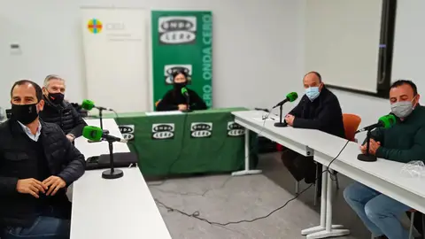 Un momento de la Tertulia en Más de uno Elche Un momento de la Tertulia en Más de uno Elche