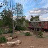 Un tren en el jardín Un tren en el jardín