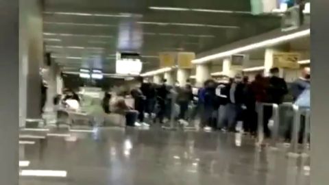 Sindicatos policiales denuncian que siguen los traslados de inmigrantes desde Canarias a otros puntos de la pen&iacute;nsula