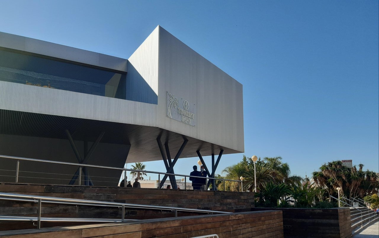 El Ayuntamiento de Alicante programa recorridos turísticos navideños guiados y teatralizados El Ayuntamiento de Alicante programa recorridos turísticos navideños guiados y teatralizados