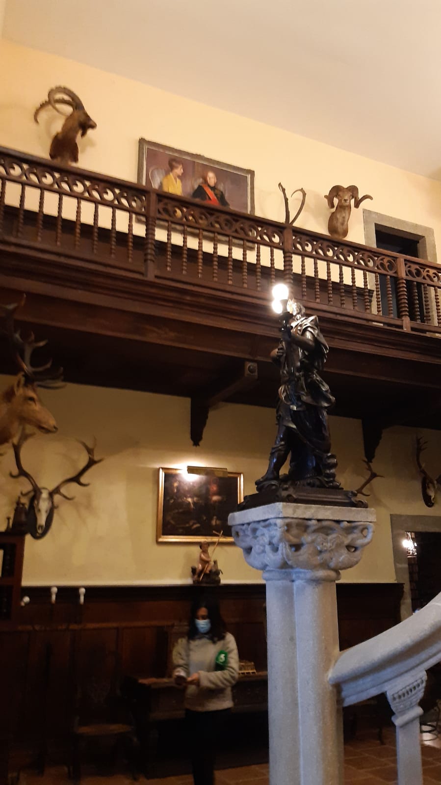 La Audiencia de A Coruña ordena devolver los bienes "incautados" del Pazo de Meirás a la familia Franco La Audiencia de A Coruña ordena devolver los bienes "incautados" del Pazo de Meirás a la familia Franco