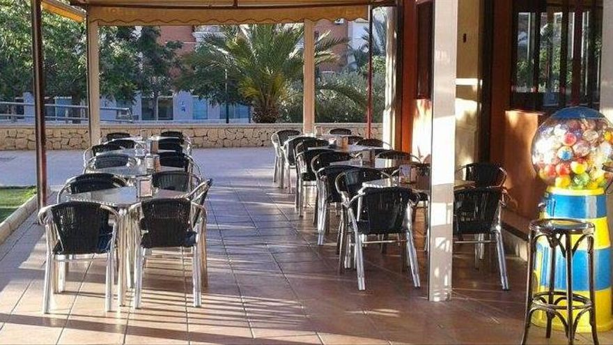 El Ayuntamiento de Crevillent suprime en 2021 la tasa de terrazas y de mercadillos El Ayuntamiento de Crevillent suprime en 2021 la tasa de terrazas y de mercadillos