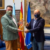 Ourense e Israel honran ás irmás Touza coa doazón dunha “Menorah” 