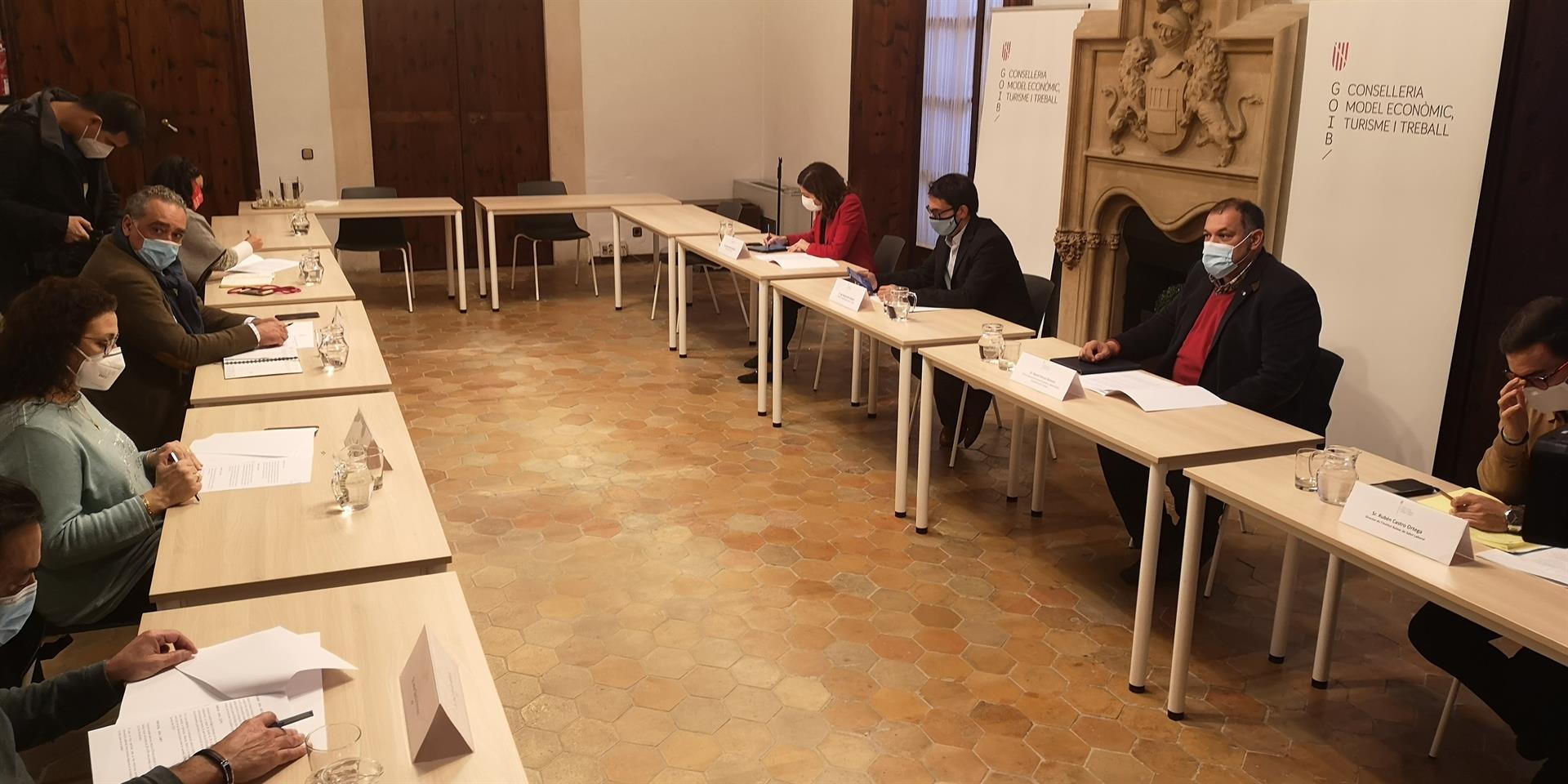 El Govern financiará con 800 euros parte de la instalación de los medidores de CO2 en restaurantes El Govern financiará con 800 euros parte de la instalación de los medidores de CO2 en restaurantes