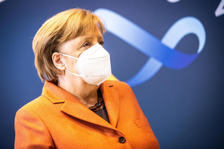 Rubén Amón indulta a Angela Merkel: "Nos deja huérfanos a todos, no solo a sus compatriotas" Rubén Amón indulta a Angela Merkel: "Nos deja huérfanos a todos, no solo a sus compatriotas"