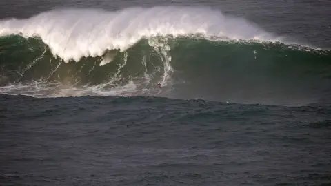 Surfistas en O Portiño Surfistas en O Portiño