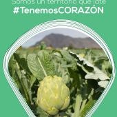 Bajo el lema ‘Tenemos corazón’, la marca de la alcachofa juega con el corazón de la hortaliza, el de las personas que lo hacen posible y el de una comarca que vuelve a latir tras el desastre de la DANA 