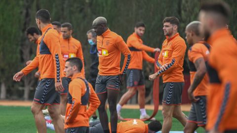 Gonzalo Verd&uacute;, capit&aacute;n del Elche: &ldquo;Toca mejorar cosas, hacer autocr&iacute;tica y pensar en la siguiente cita&rdquo;.