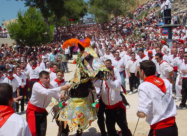 La UNESCO decide esta semana si los Caballos del Vino son declarados Patrimonio Cultural Inmaterial de la Humanidad La UNESCO decide esta semana si los Caballos del Vino son declarados Patrimonio Cultural Inmaterial de la Humanidad
