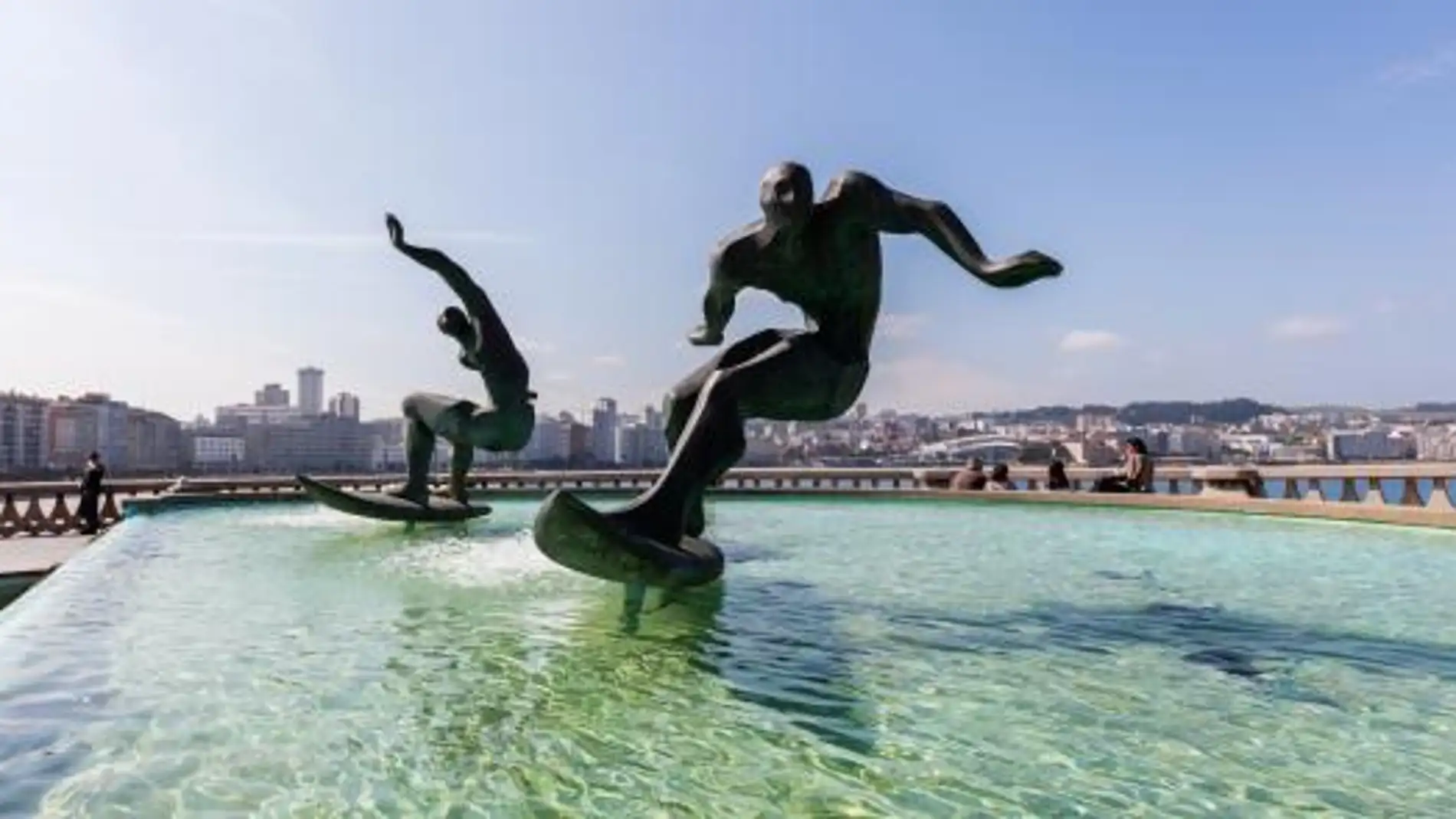 Surfistas llegados de todo el mundo cabalgan en "As Rubias " Surfistas llegados de todo el mundo cabalgan en "As Rubias "