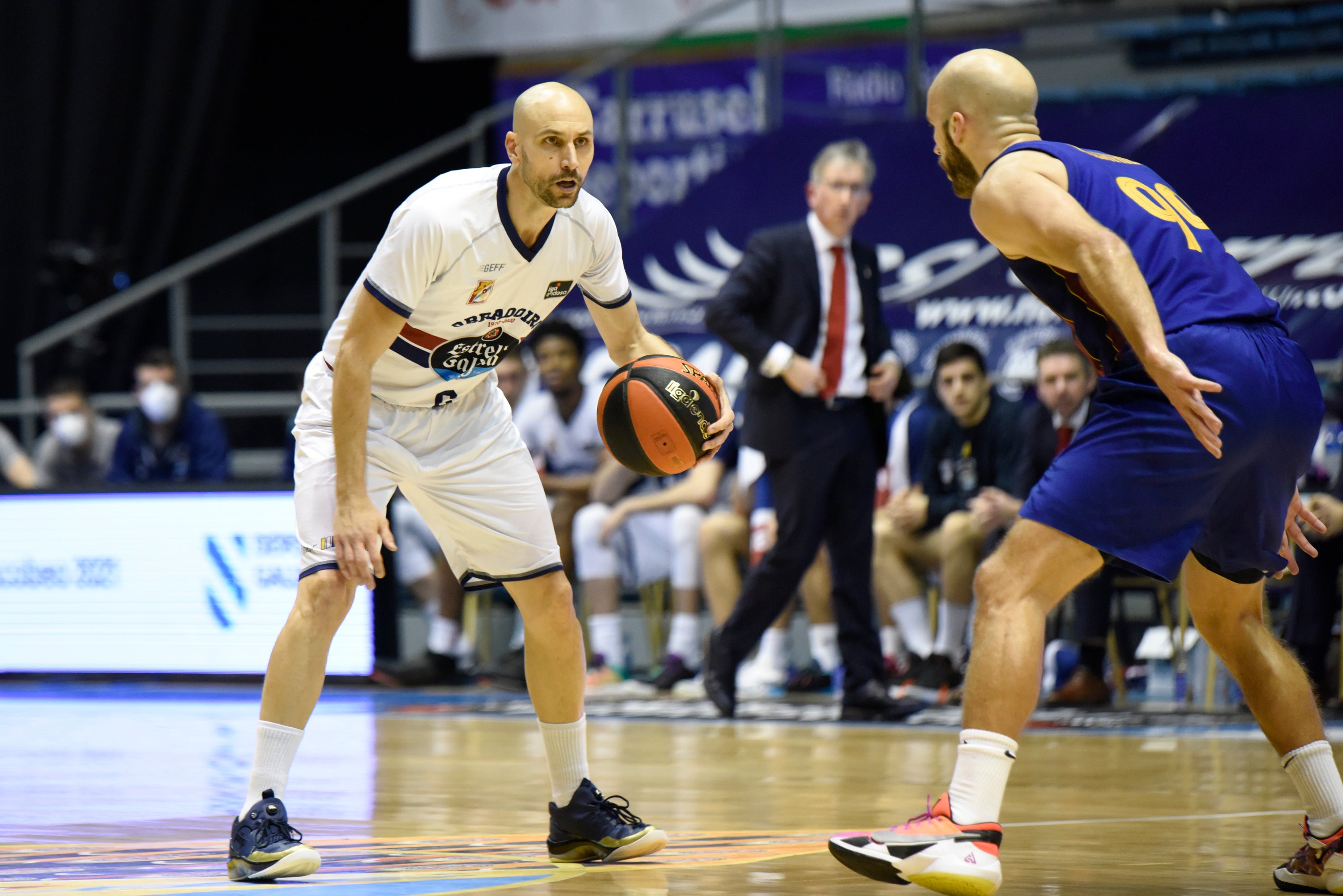 4 CUARTOS 5x05 Albert Oliver: "El baloncesto me retirará antes que yo me retire" 4 CUARTOS 5x05 Albert Oliver: "El baloncesto me retirará antes que yo me retire"