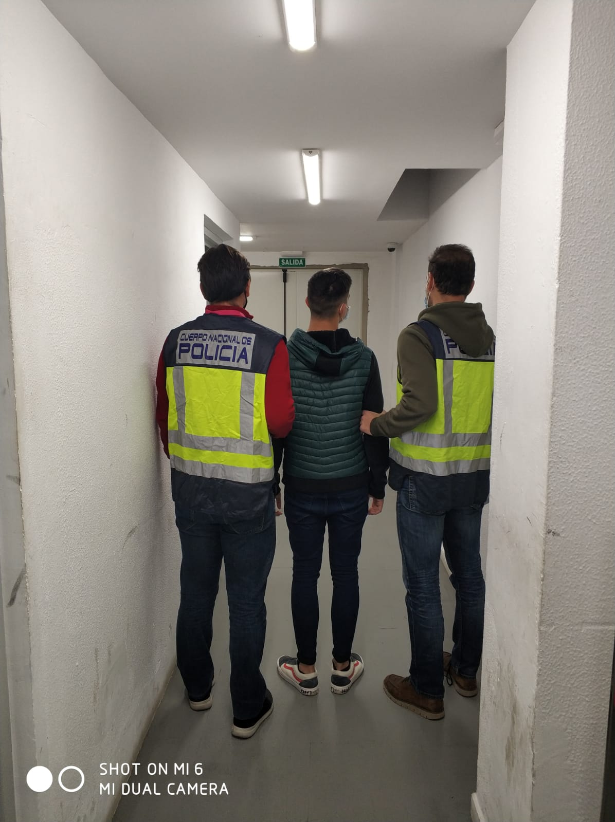 Siete detenidos en Alicante acusados de cinco robos en el colegio público Benalúa Siete detenidos en Alicante acusados de cinco robos en el colegio público Benalúa