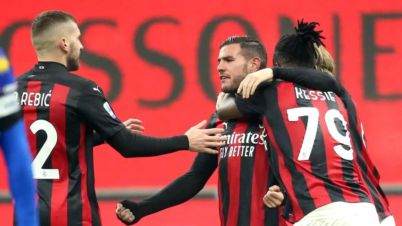 Theo Hernández, tras meter dos goles frente al Parma Theo Hernández, tras meter dos goles frente al Parma