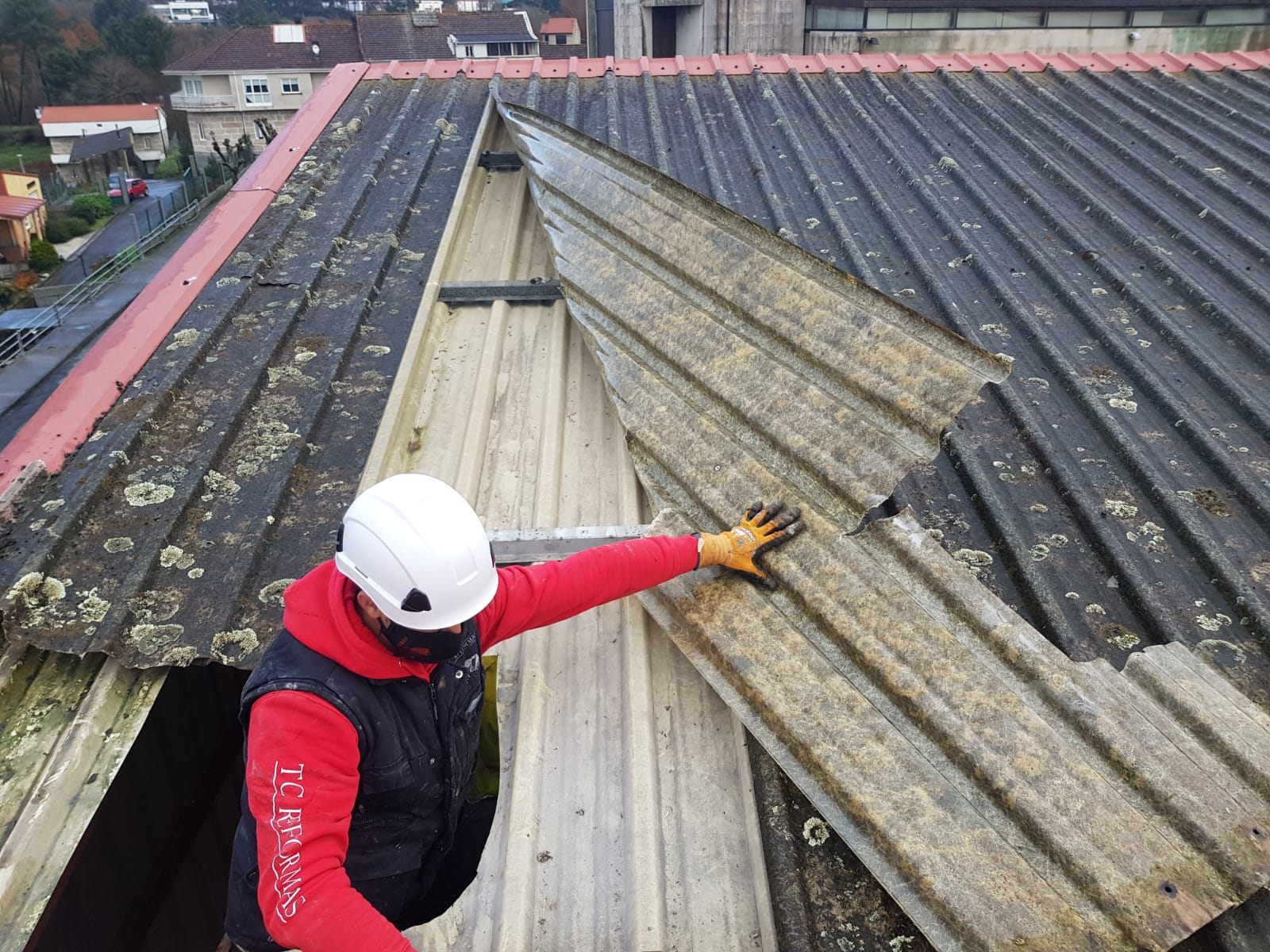 Se inician as obras de reparación da cuberta das dársenas da estación de autobuses do Carballiño Se inician as obras de reparación da cuberta das dársenas da estación de autobuses do Carballiño