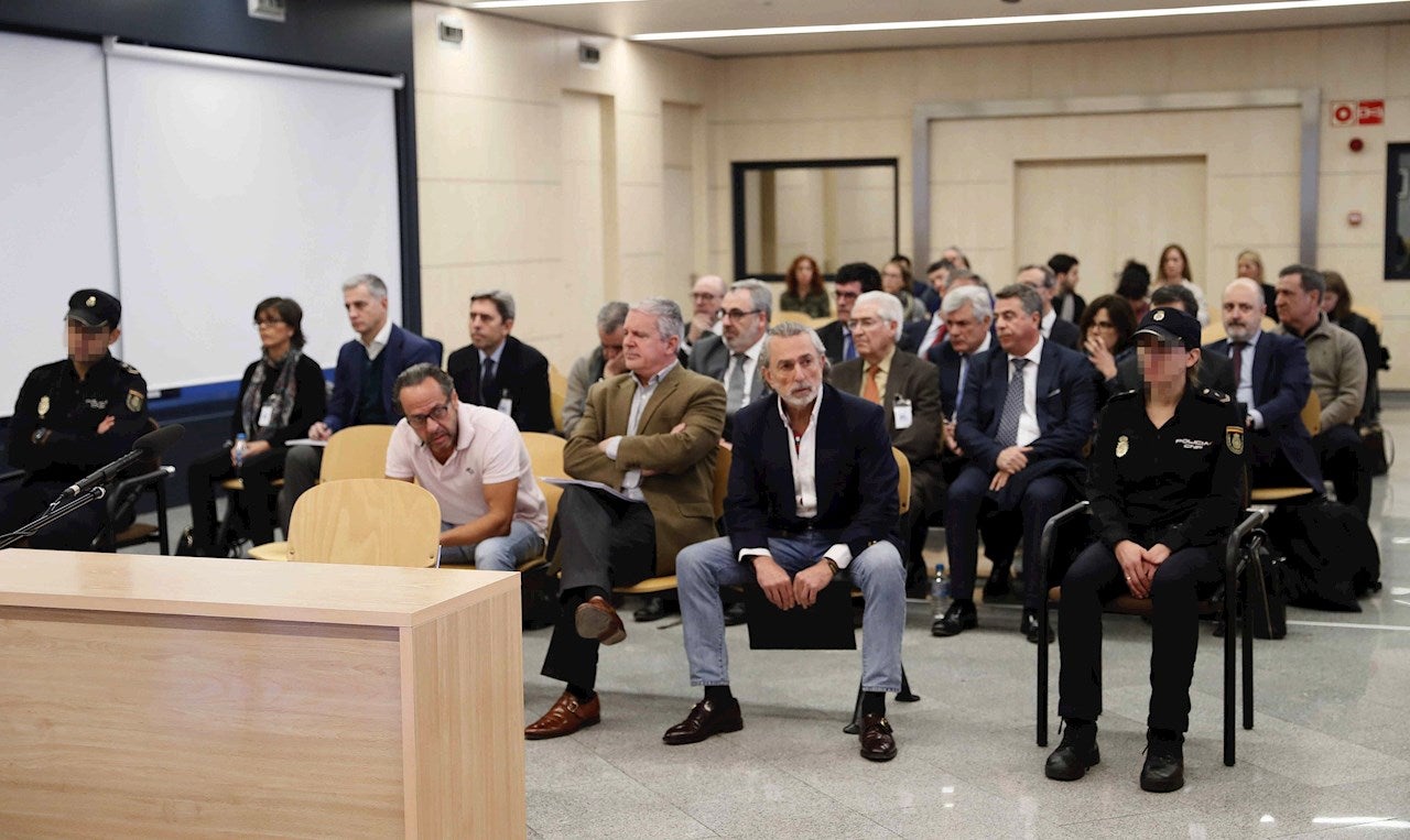 El PP paga los 255.492 euros a los que fue condenado por el caso Gürtel El PP paga los 255.492 euros a los que fue condenado por el caso Gürtel