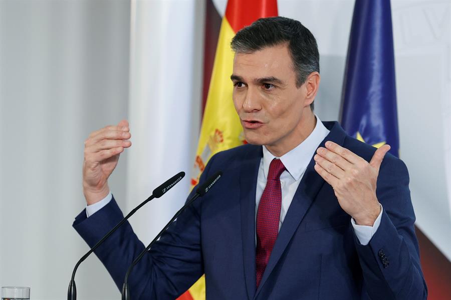 Las preguntas de Amón: "¿Qué balance puede hacerse del primer año de legislatura de Sánchez?" Las preguntas de Amón: "¿Qué balance puede hacerse del primer año de legislatura de Sánchez?"