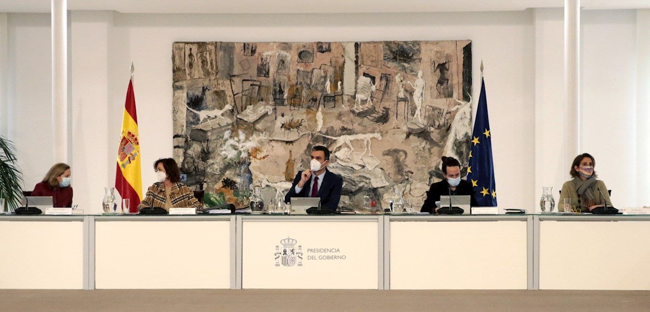 El Consejo de Ministros prorroga el SMI para dar margen a un alza negociada El Consejo de Ministros prorroga el SMI para dar margen a un alza negociada