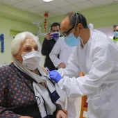 Magdalena Acosta, de 100 años, primera ciudadrealeña en ser vacunada contra el Covid-19 Magdalena Acosta, de 100 años, primera ciudadrealeña en ser vacunada contra el Covid-19