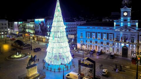 Puerta del Sol de Madrid cerrada ante la prohibici&oacute;n de la tradicional en la v&iacute;spera de las campanadas de Fin de A&ntilde;o