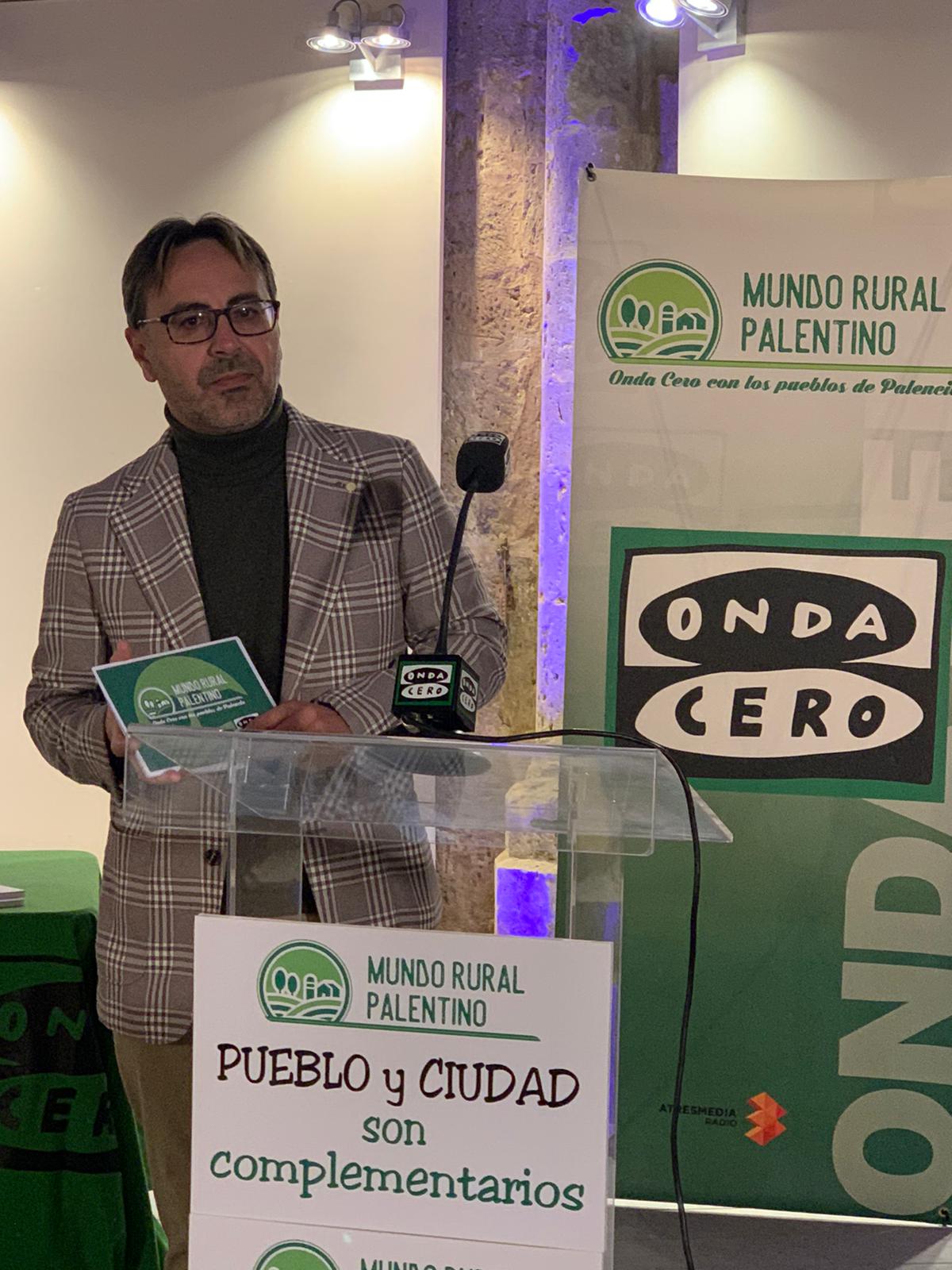 Julio César Izquierdo ganador del XIX Premio Sexto Continente de Relato de fantasía y terror rural Julio César Izquierdo ganador del XIX Premio Sexto Continente de Relato de fantasía y terror rural