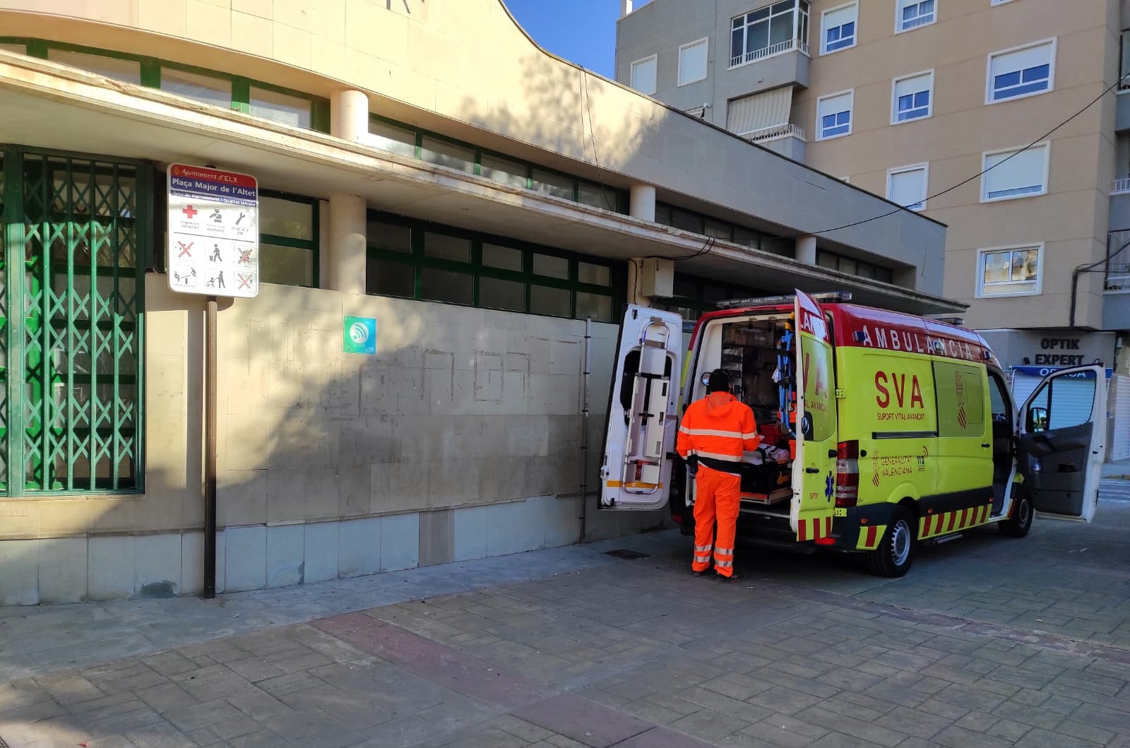 La Policía Nacional salva la vida de una mujer que había intentado suicidarse realizándole un torniquete La Policía Nacional salva la vida de una mujer que había intentado suicidarse realizándole un torniquete