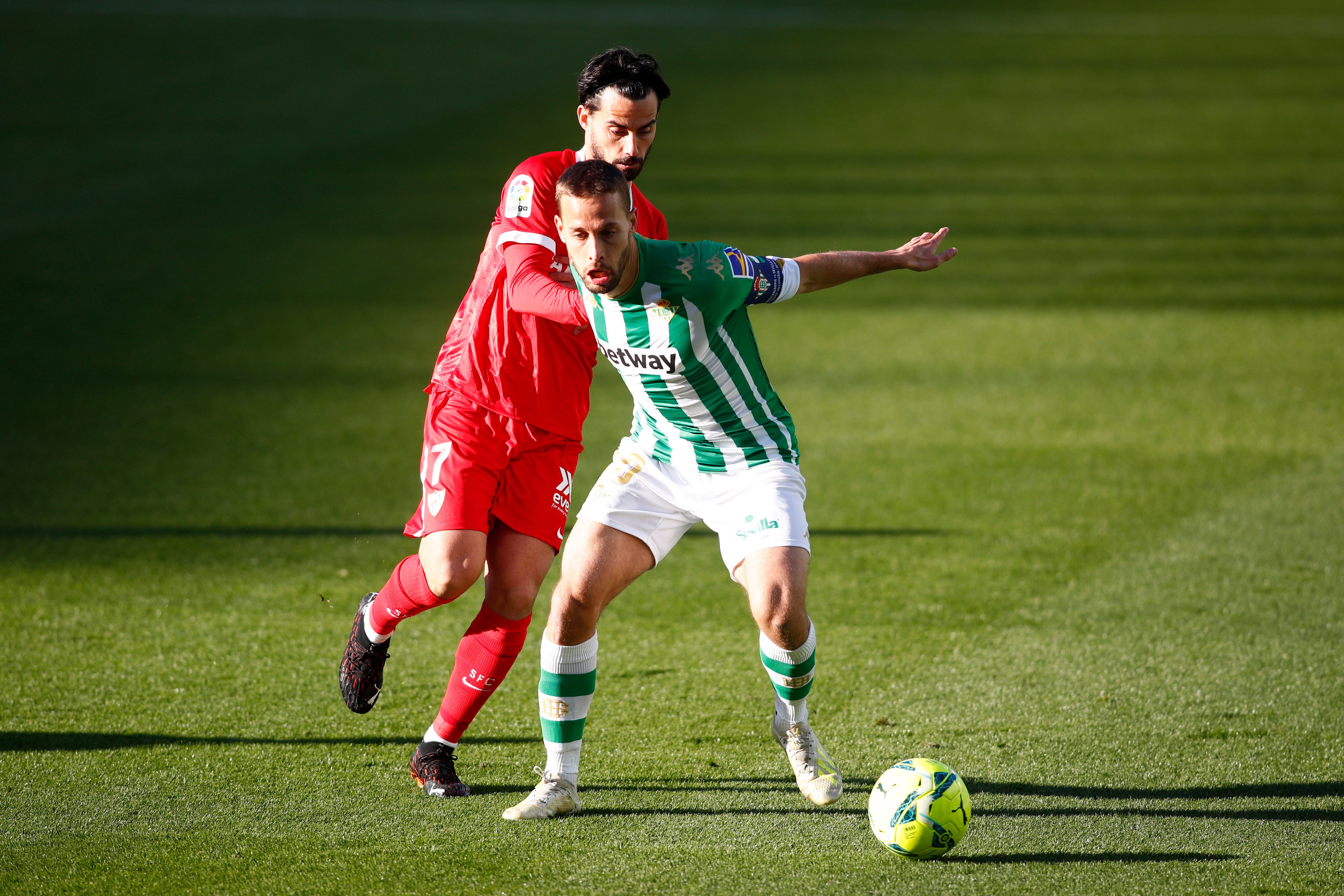 Sergio Canales: "Mi única motivación y objetivo es colocar arriba al Betis, lo siento como mi casa" Sergio Canales: "Mi única motivación y objetivo es colocar arriba al Betis, lo siento como mi casa"