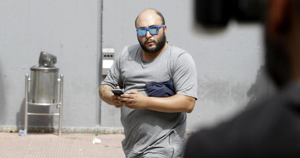 Kiko Rivera arremete contra su familia tras la muerte de su abuela: "Me importáis una mierda" Kiko Rivera arremete contra su familia tras la muerte de su abuela: "Me importáis una mierda"