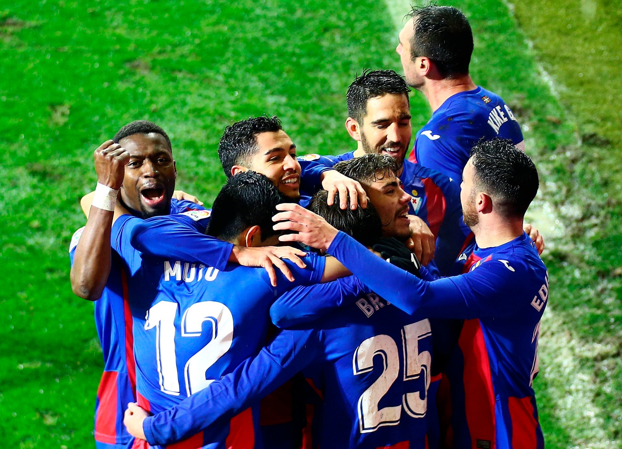 Bryan Gil lidera la victoria del Eibar ante el Granada en Ipurua Bryan Gil lidera la victoria del Eibar ante el Granada en Ipurua