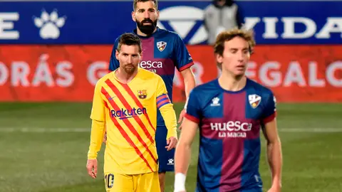 Messi camina en el partido del Barça ante el Huesca. Messi camina en el partido del Barça ante el Huesca.