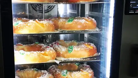 José Manuel Marcos Candela, de la Pastelería Crujiente, nos rebela los secretos de este delicioso dulce navideño Roscon