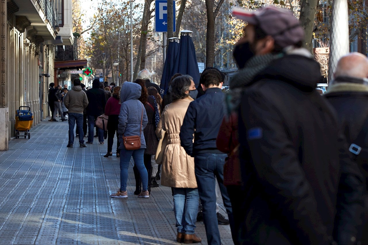 Cataluña aprueba 10 días de confinamiento de los municipios y limitaciones al comercio Cataluña aprueba 10 días de confinamiento de los municipios y limitaciones al comercio