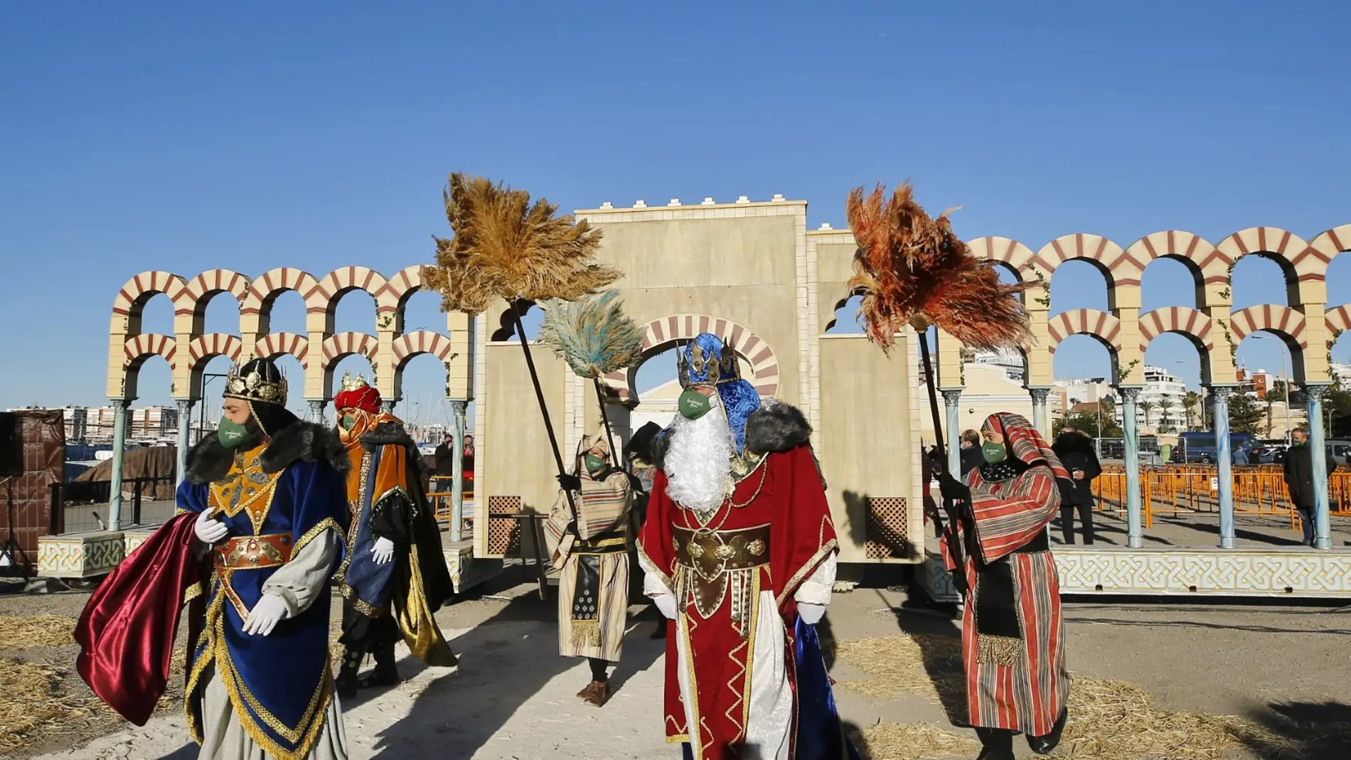 El Ayuntamiento de Torrevieja también ha previsto la presencia de los Reyes Magos en la pedanía de La Mata durante la jornada del 5 de enero, en una carpa que se instalará en la Plaza de Encarnación Puchol 