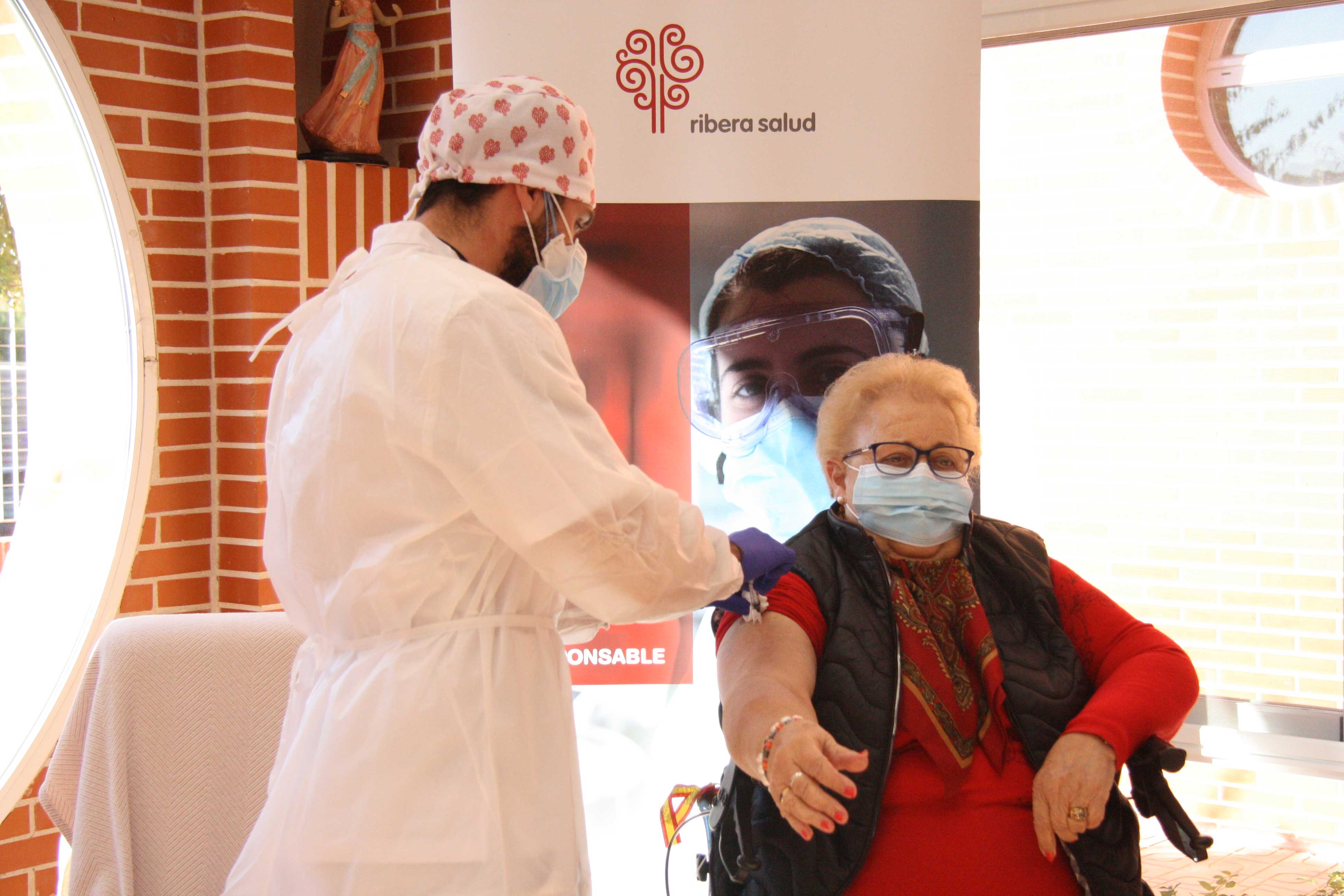 Profesionales de Ribera en el Departamento de Salud de Torrevieja se han desplazado hasta la Residencia Inmaculada Concepción Profesionales de Ribera en el Departamento de Salud de Torrevieja se han desplazado hasta la Residencia Inmaculada Concepción
