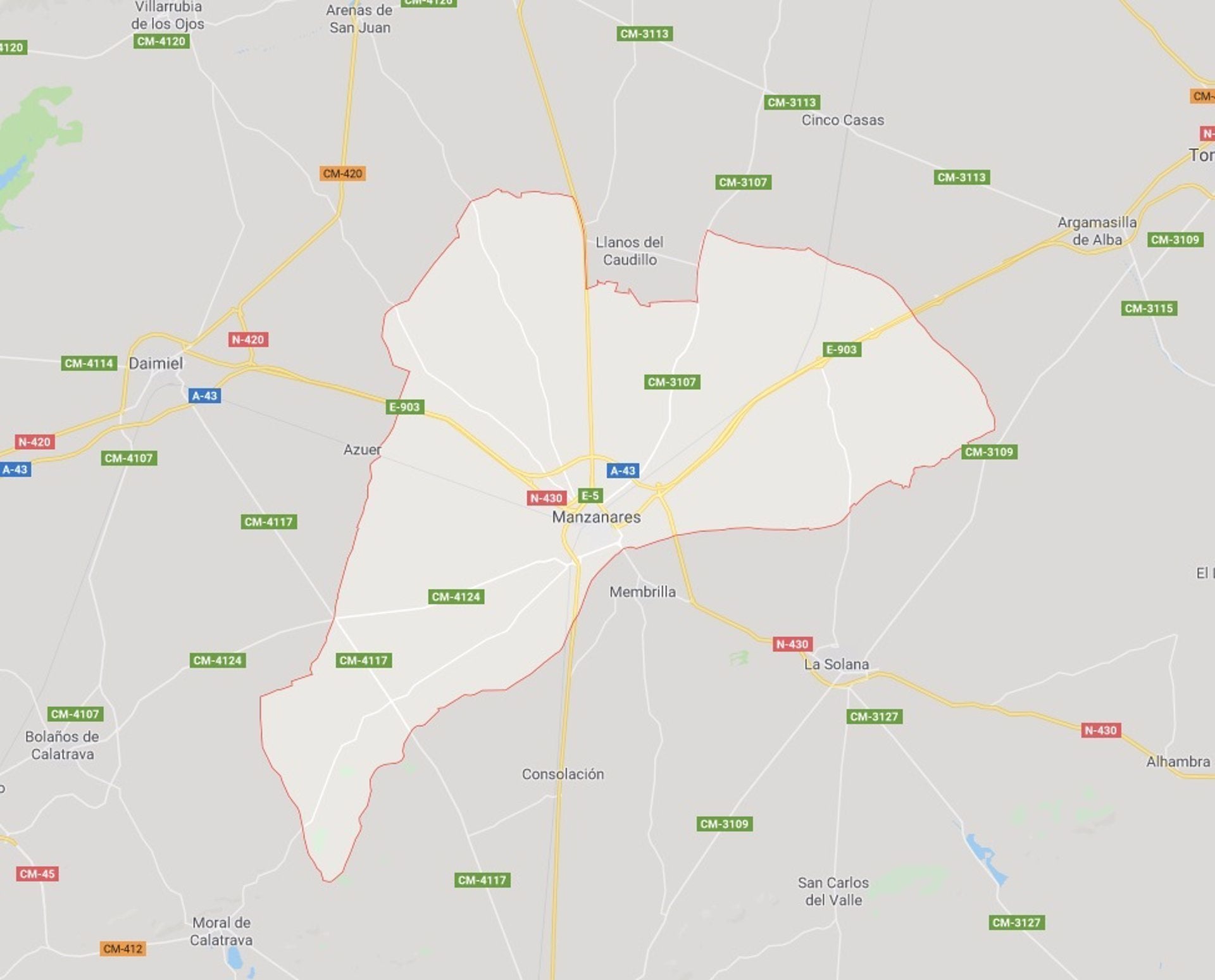 Fallece un hombre de 61 años tras la salida de la vía de un turismo en Manzanares Fallece un hombre de 61 años tras la salida de la vía de un turismo en Manzanares