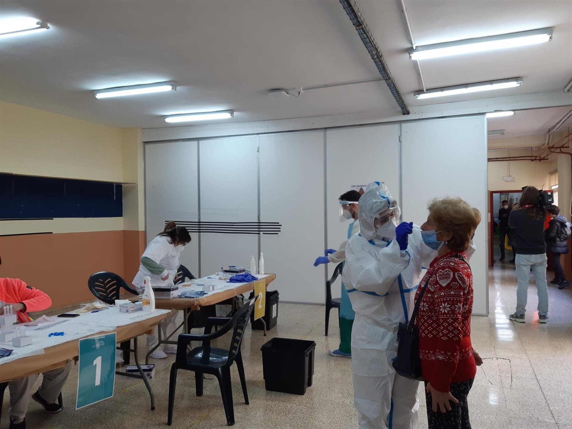 Detectan 17 positivos en una nueva jornada de cribado en Son Ximelis-Son Roca Detectan 17 positivos en una nueva jornada de cribado en Son Ximelis-Son Roca