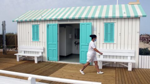 El Ayuntamiento sigue dando pasos para culminar este verano la gran transformación de la playa de Camposoto