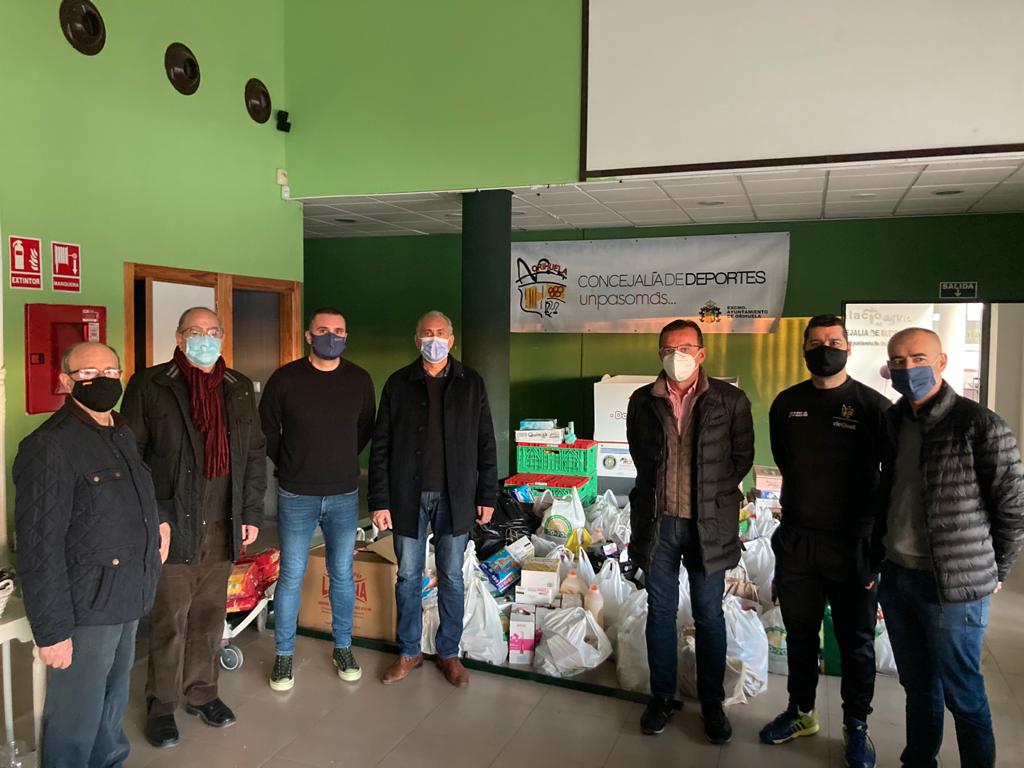 El concejal de Deportes, Víctor Bernabéu, ha informado este lunes sobre la gran acogida que ha tenido la iniciativa de la Campaña Solidaria de Recogida de Alimentos El concejal de Deportes, Víctor Bernabéu, ha informado este lunes sobre la gran acogida que ha tenido la iniciativa de la Campaña Solidaria de Recogida de Alimentos